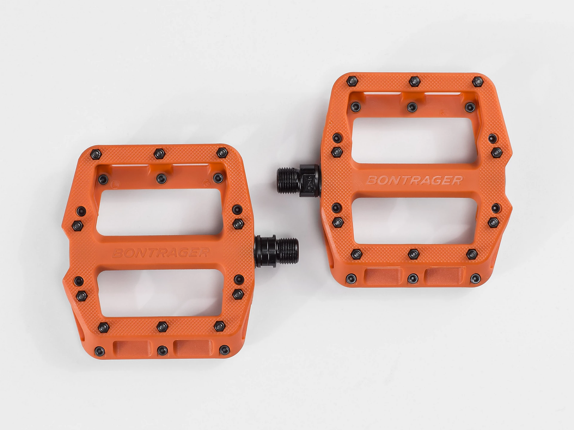 bontrager line elite mtb flat pedals